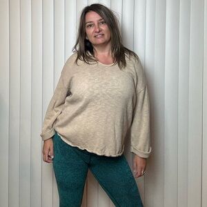 Avalin Cream V-neck Sweater One Size